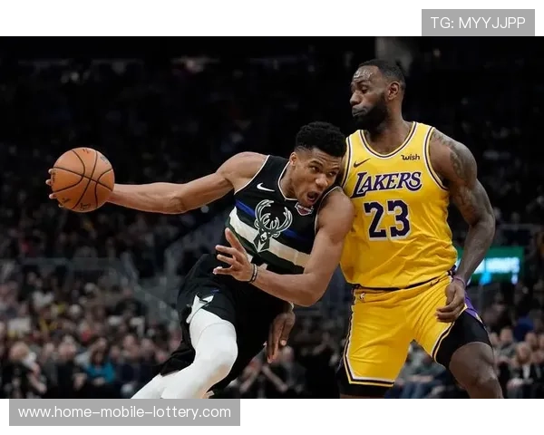 字母哥蝉联MVP荣耀再加冕 成为历史上最年轻双MVP得主